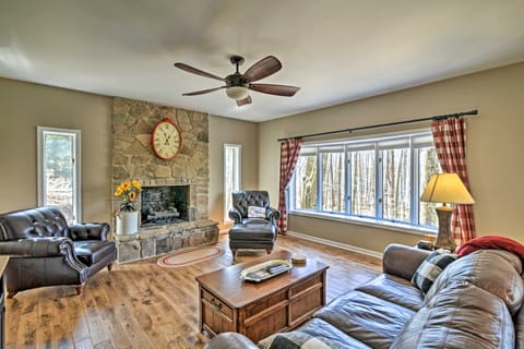 Family-Friendly Terra Alta Home w/ Lake View! House in Shenandoah Valley