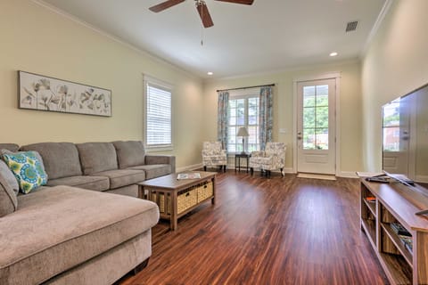 2 Mi to Dauphin St! Charming Home in Mobile House in Mobile