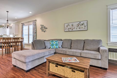 2 Mi to Dauphin St! Charming Home in Mobile House in Mobile