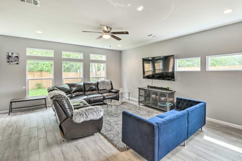 Pet-Friendly! World Cup 2026 Houston Group Stay Apartment in Houston