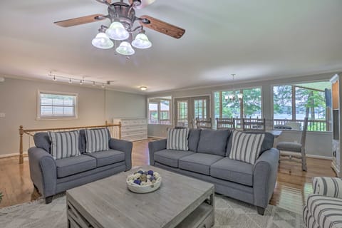 ‘The Lake Escape’: Boat Dock, Fire Pit, Kayak! House in Logan Martin Lake