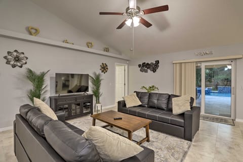 Heated Pool & Spa, 4 Mi to Beach: Seminole Home House in Largo