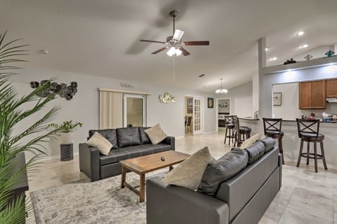 Heated Pool & Spa, 4 Mi to Beach: Seminole Home House in Largo