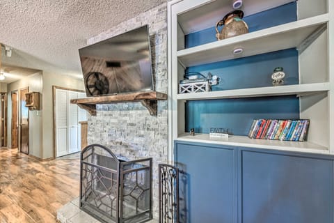 Pet-Friendly Ruidoso Cabin w/ Deck & Grill! House in Alto