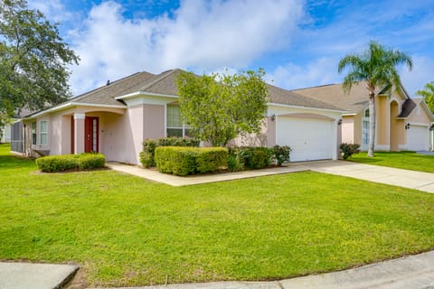 30 Mi to Universal Epic Universe: Golf Club Villa House in Haines City