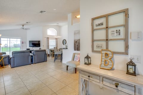 30 Mi to Universal Epic Universe: Golf Club Villa House in Haines City