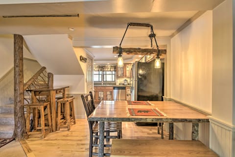 Townhome w/ Deck: Walk to Mirror Lake & Main St! Apartment in Lake Placid