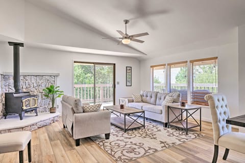 Balcony & Scenic View: Sonora Hideaway! House in Calaveras County