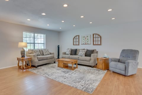 Yard + 15' Boat Slip: Waterfront Grove Getaway House in Grove