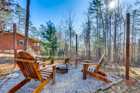 Fireside Gatherings: Smoky Mtn Cabin Hideaway! House in Tennessee