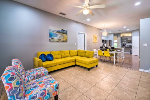 Sunny Clermont Retreat w/ Lanai: 12 Mi to Disney! House in Four Corners
