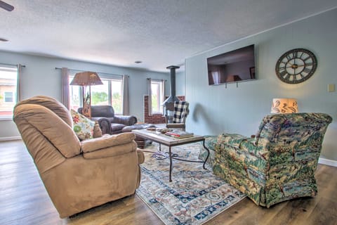 Charming Choteau Apartment: Central Location! Apartment in Idaho