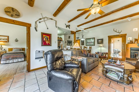 Comfy 'Aspen Ridge' Home ~ 3 Mi to Ski Lifts Apartment in Cloudcroft