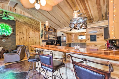 Waterfront Home w/ 3 Decks on Lake of the Ozarks! House in Sunrise Beach