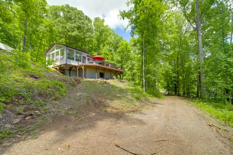 Remote Smoky Mtn Escape w/ Views & Trail Access! House in Tennessee