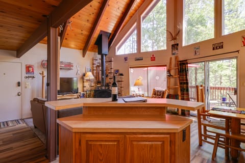 Furnished Deck: High Sierra Cabin in Twain Harte! House in Mi Wuk Village