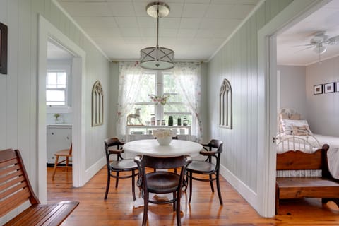 'Carousel Cottage:' North Chattanooga Home! Cottage in Chattanooga