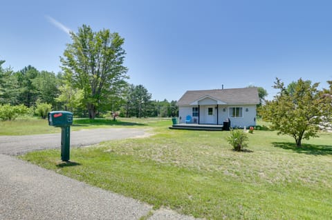 All-Season Getaway in Frederic: Bring Your Pets! House in Michigan