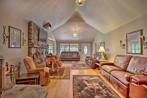 Rustic Home w/ Patio, 1 Mi to Sunset Beach! House in Oklahoma