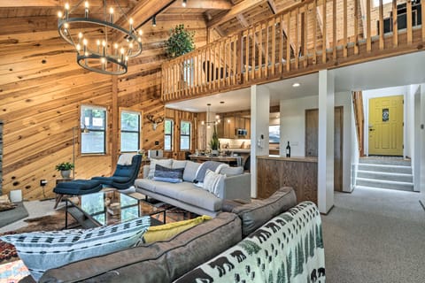 Hike, Fish, & Relax: Family Arnold Cabin House in Dorrington