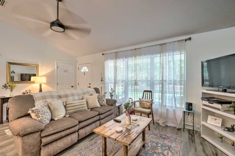 Serene Old Town Getaway Near Suwannee River! House in Florida