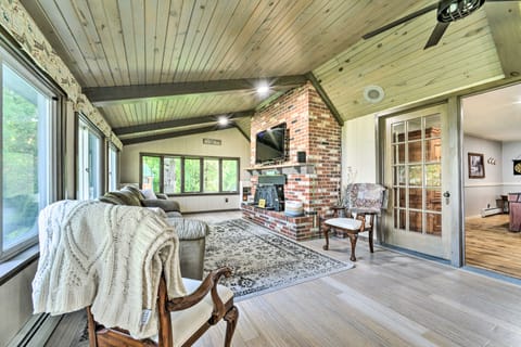 Waterfront Lake Huron Getaway: Private Beach! Cottage in Michigan