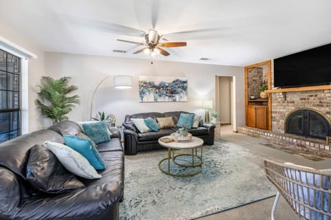 Dock & Private Pool: Lake Palo Pinto Retreat! House in Texas