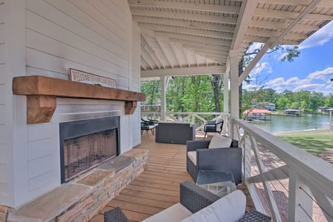 Luxe Lakefront Getaway w/ Porch + Water View! House in Lake Martin