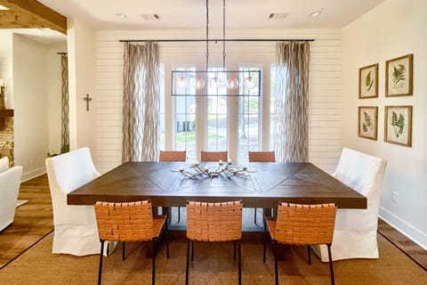 Luxe Lakefront Getaway w/ Porch + Water View! House in Lake Martin