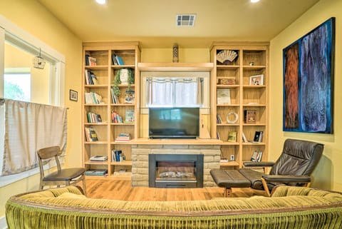 Cozy Las Cruces Gem: Fire Pit, Patio & Views! House in Las Cruces