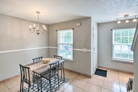 La Vergne Townhome: 22 Mi to Dtwn Nashville! Apartment in La Vergne