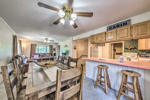 Relaxing Ruidoso Getaway w/ Spacious Deck! House in Ruidoso