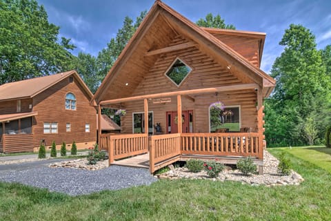 Hot Tub, Pool Access & Fire Pit: Gatlinburg Cabin House in Pittman Center