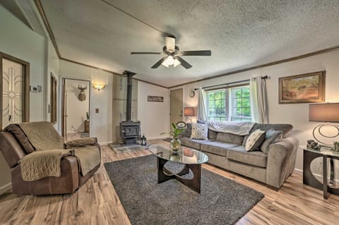 Cozy Hale Home Between Long & Loon Lakes! Cottage in Michigan