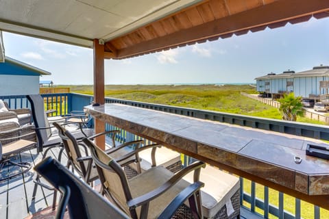 'Sea-King Sol' Ocean-View Condo in Port Aransas! Apartment in Port Aransas