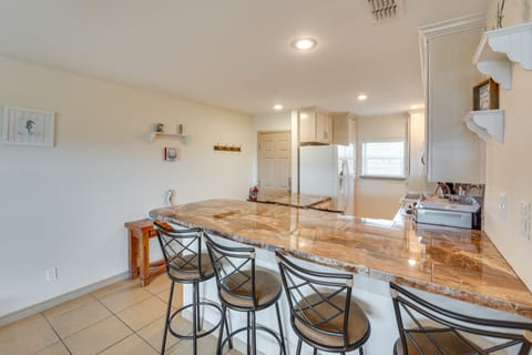 'Sea-King Sol' Ocean-View Condo in Port Aransas! Apartment in Port Aransas