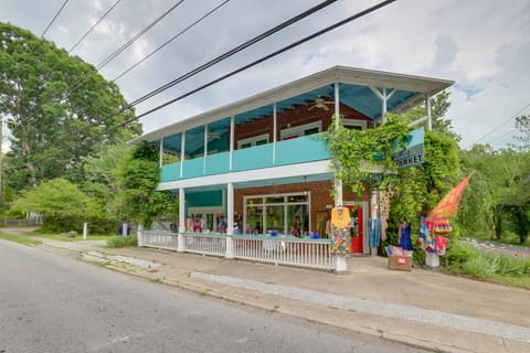 Lovely Hendersonville Retreat ~ 1 Mi to Downtown! Apartment in Hendersonville