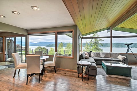 Deck & Sweeping Views: Family Union Home House in Union