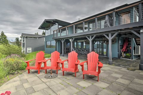 Deck & Sweeping Views: Family Union Home House in Union
