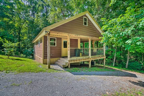 Peaceful Decatur Cabin w/ Grill & Fire Pit! House in Tennessee
