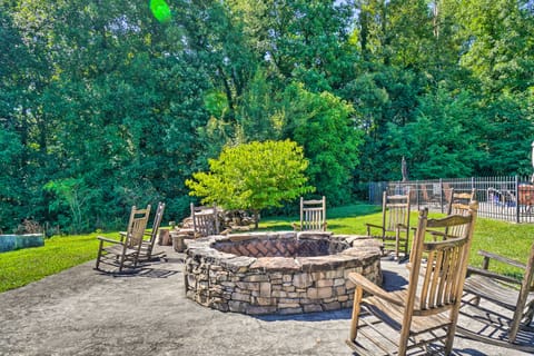 Cozy Townsend Condo, Resort-Style Amenities! Apartment in Sevier County