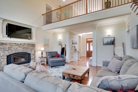 Beautiful Hiawassee Home w/ Mountain Views! House in Chatuge Lake