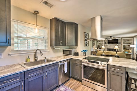 ~ 8 Mi to FSU: Bright Tallahassee Retreat! House in Tallahassee