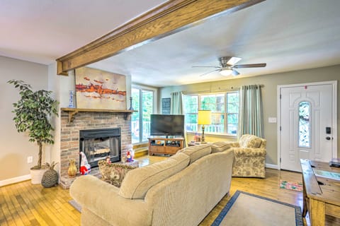 Secluded Chattanooga Getaway w/ Deck + Yard! House in Chattanooga