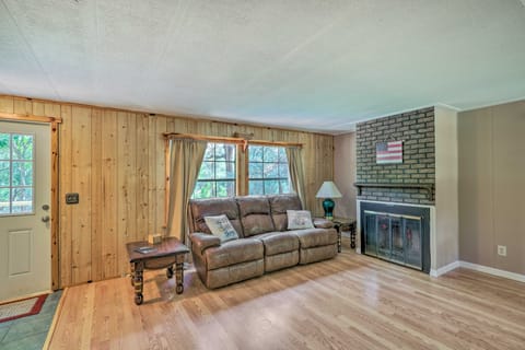 Suwannee Riverfront Home: Grill, Near Springs House in Florida