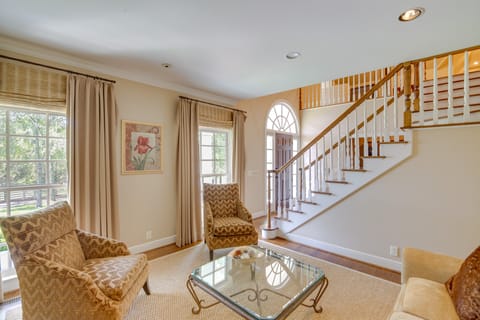 Pool, Hot Tub & Outdoor Theater: Franklin Retreat House in Franklin