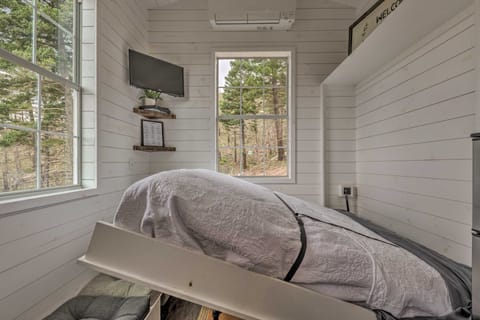 14 Mi to Ski Apache: Mountaintop Cabin w/ View House in Ruidoso