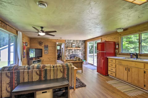Cozy Florence Cabin, Proximity to Keyes Peak! House in Wisconsin
