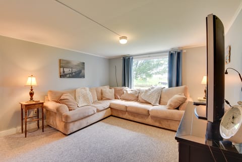 Lakefront Retreat w/ Shared Dock & Fire Pit! Cottage in Alburg