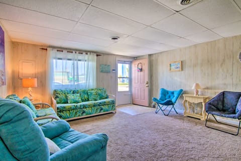 Deck w/ Canal Access: Ocean City Townhome Apartment in Ocean City
